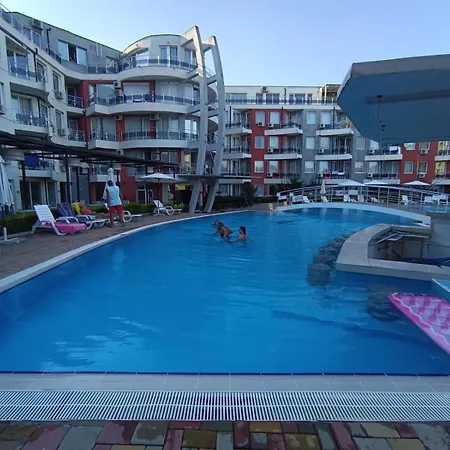 On The Third Floor In Emberli Aparthotel. 3* لوزينيتس